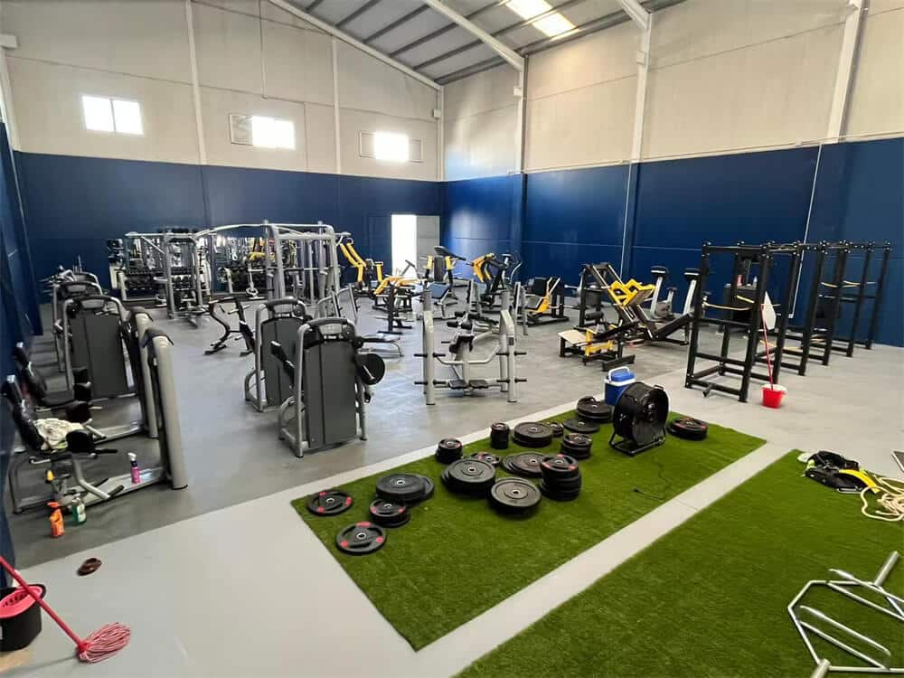 Showcasing Results with Cutting-Edge Fitness Gear